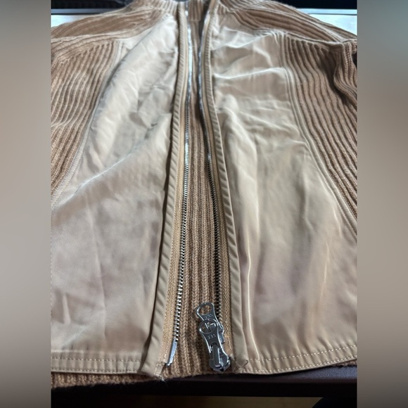 GUC KF KaufmanFranco- Zip Back Turtleneck in Color Camel. Size M - Picture 10 of 11